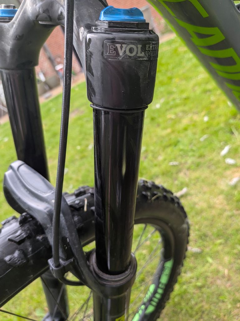 Used Cannondale Trigger 2 2018 2018 Mountainbike, Light Gray, 27.5 — image 7 of 7
