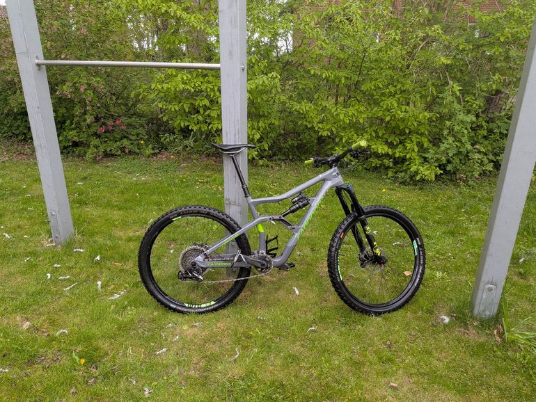 Used Cannondale Trigger 2 2018 2018 Mountainbike, Light Gray, 27.5 — image 1 of 7
