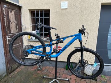 Used Canyon Neuron Shimano Deore XT 2021 Mountainbike, Blue — image 1 of 6