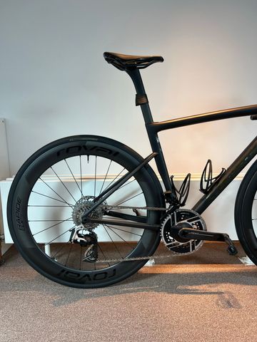 Used Specialized Tarmac SRAM Red eTap AXS 2024 Road & Gravel, Black — image 3 of 7