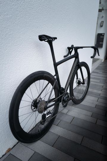 Used Specialized Tarmac SRAM Red eTap AXS 2024 Road & Gravel, Black — image 6 of 7