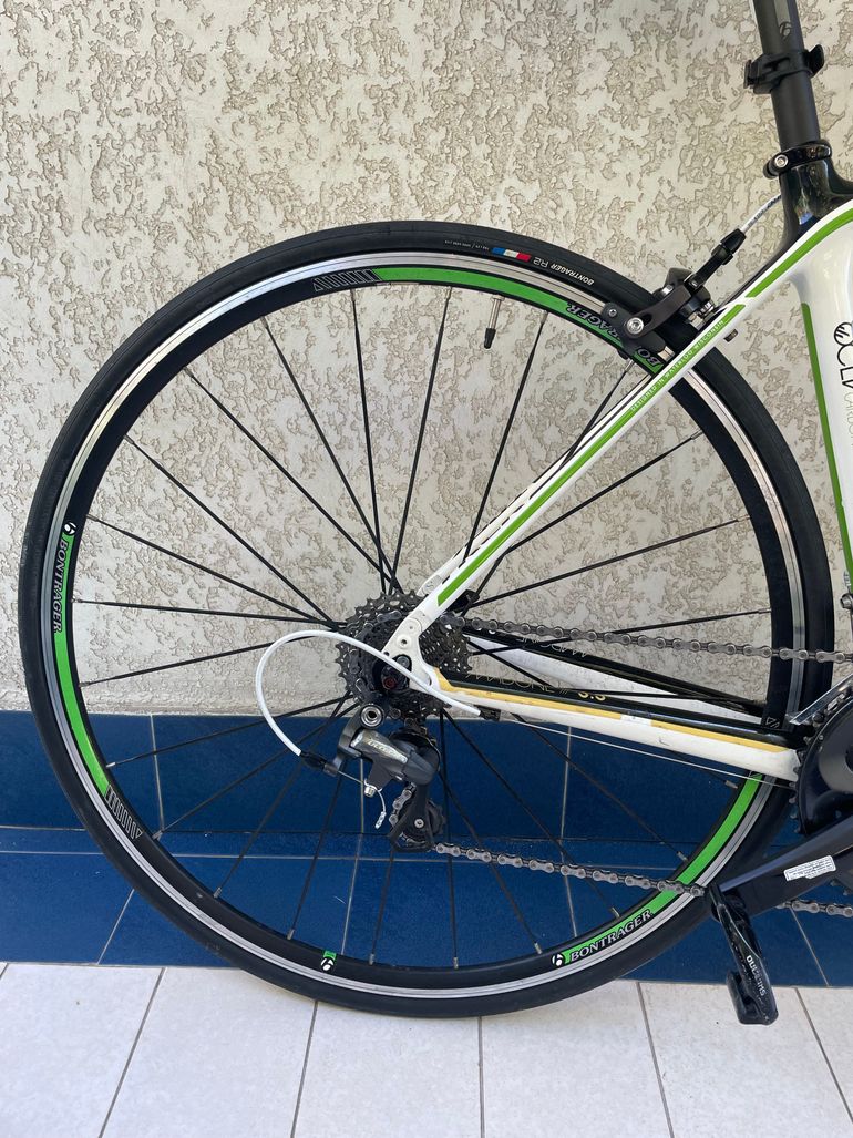 Used Trek Madone 3.5 H2 (Compact) 2013 2013 Road & Gravel, Weiß — image 33 of 37