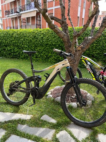 Używany Giant Reign E+ 2, 2022 2022 MTB