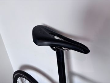 Used Canyon Aeroad CF SLX 9.0 2018 2018 Road & Gravel, Black — image 5 of 7