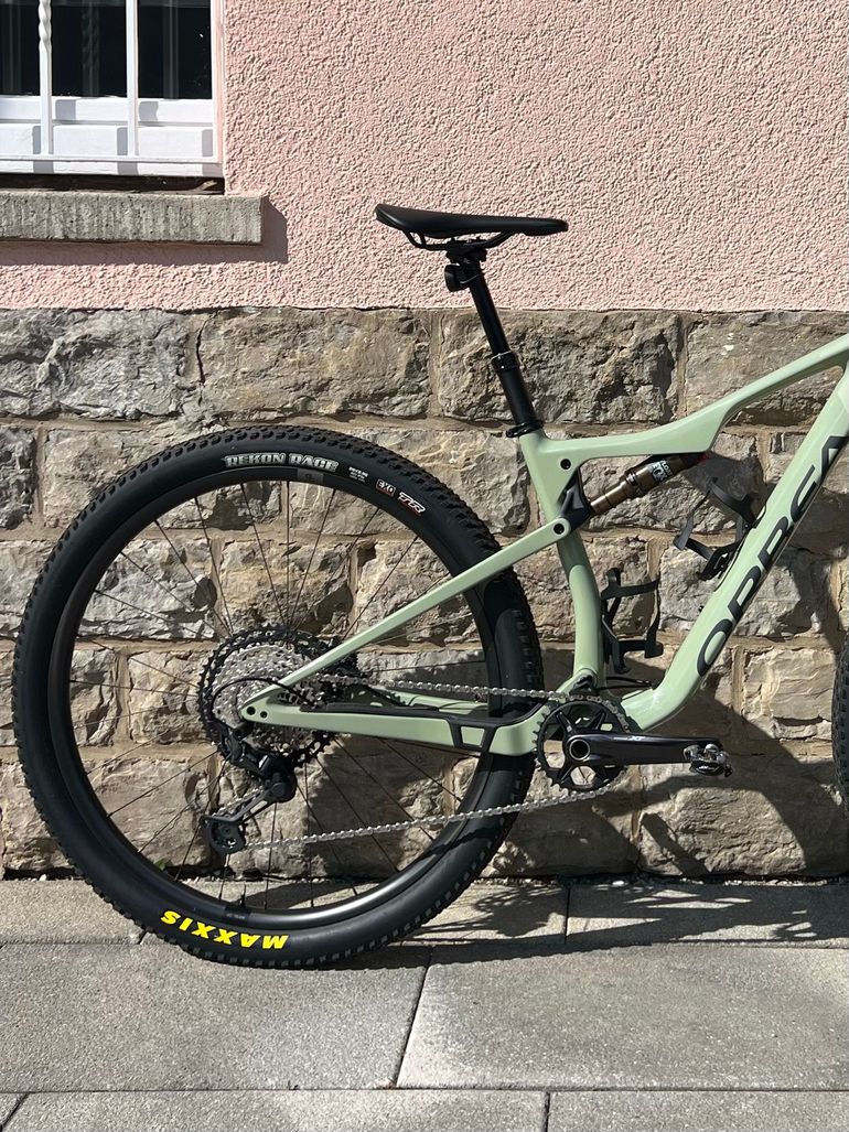 Used Orbea OIZ M10 TR 2022 2022 Mountainbike, Green, 29 — image 3 of 5