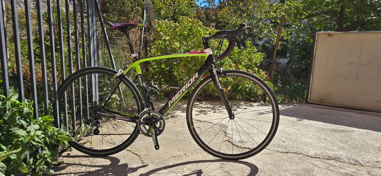 Used Merida Scultura CF 905 2014 2014 Road & Gravel, Green — image 1 of 3