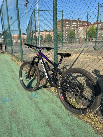Gebrauchtes Trek Remedy 8 2017 2017 Mountainbike, Schwarz, 27.5 — Bild 2 von 7