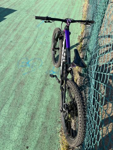 Gebrauchtes Trek Remedy 8 2017 2017 Mountainbike, Schwarz, 27.5 — Bild 3 von 7