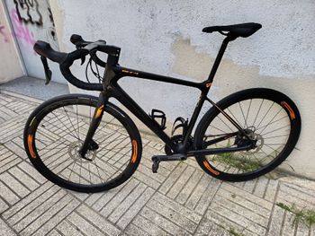Used Giant Defy Advanced 1 2017 2017 Road & Gravel, Negro — image 5 of 9