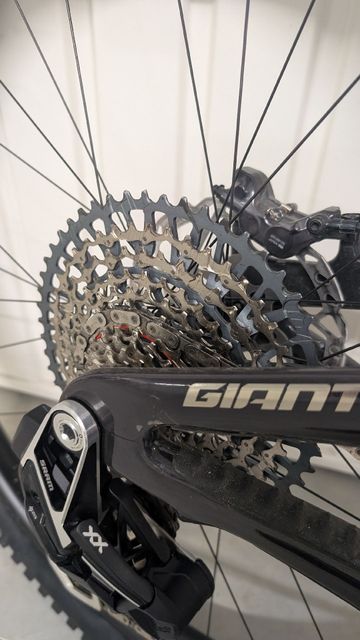 Used Giant Trance SRAM GX Eagle AXS (T-Type) 2026 Mountainbike, Purple — image 7 of 13