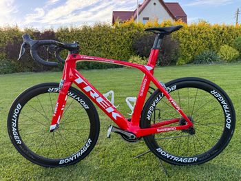 Used Trek Madone Race Shop Limited H1 2016 2016 Road & Gravel, Red — image 2 of 31