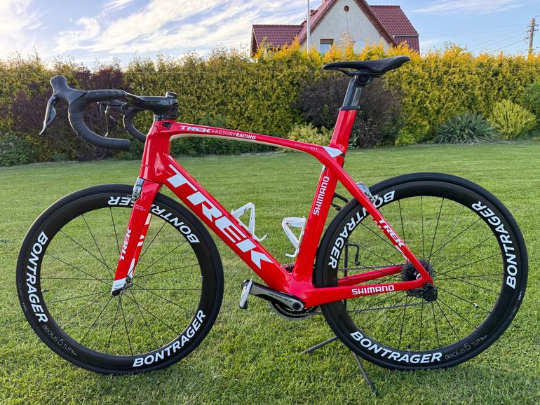 Used Trek Madone Race Shop Limited H1 2016 2016 Road & Gravel, Red — image 2 of 31