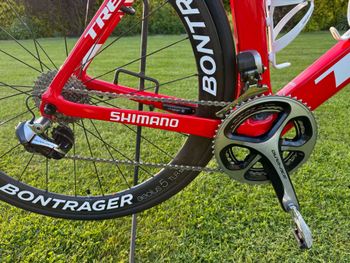 Used Trek Madone Race Shop Limited H1 2016 2016 Road & Gravel, Red — image 5 of 31
