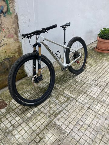 Used Lee Cougan Revenge SRAM XX1 Eagle AXS 2023 Mountainbike, Light Gray — image 2 of 7
