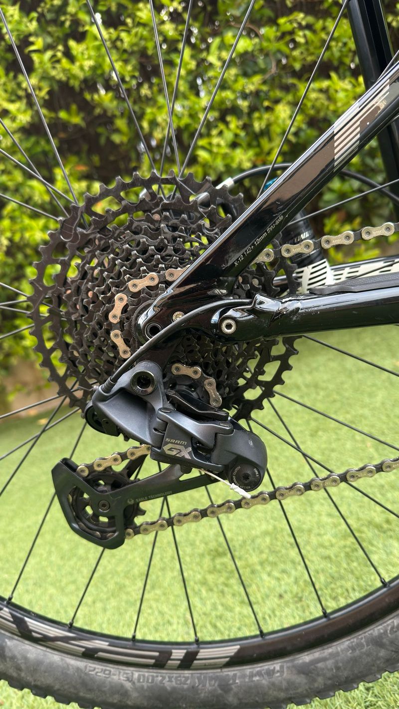 Used Specialized Epic SRAM GX Eagle 2015 Mountainbike, Black, 29 — image 2 of 14