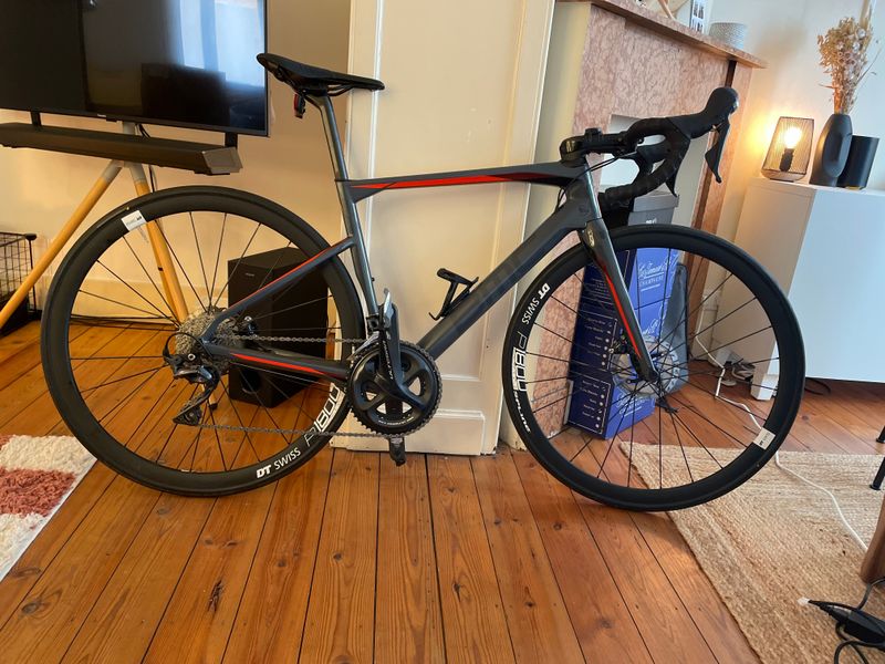 Tweedehands BMC Roadmachine Shimano Ultegra 2019 Road & Gravel — afbeelding 1 van 7