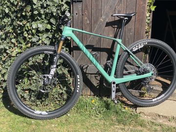 Used Canyon Exceed CF 8 2024 2024 Mountainbike, Green, 29 — image 3 of 7