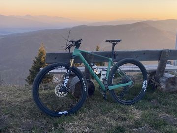 Used Canyon Exceed CF 8 2024 2024 Mountainbike, Green, 29 — image 1 of 7