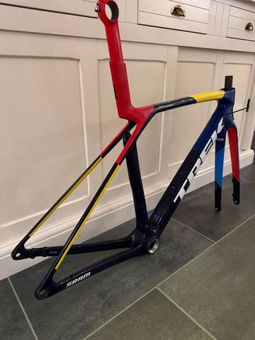 Used Trek Madone SL Gen 8 Frameset 2026 Frameset 2026 Road & Gravel, Blue — image 2 of 5