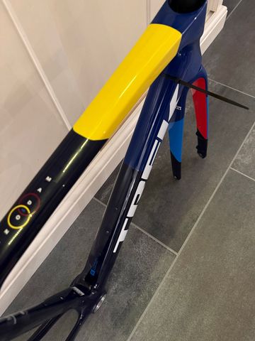 Used Trek Madone SL Gen 8 Frameset 2026 Frameset 2026 Road & Gravel, Blue — image 4 of 5