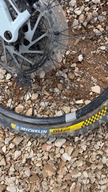 Używany YT Industries Decoy CORE 3 MX 2024 2024 Mountainbike — zdjęcie 6 z 9