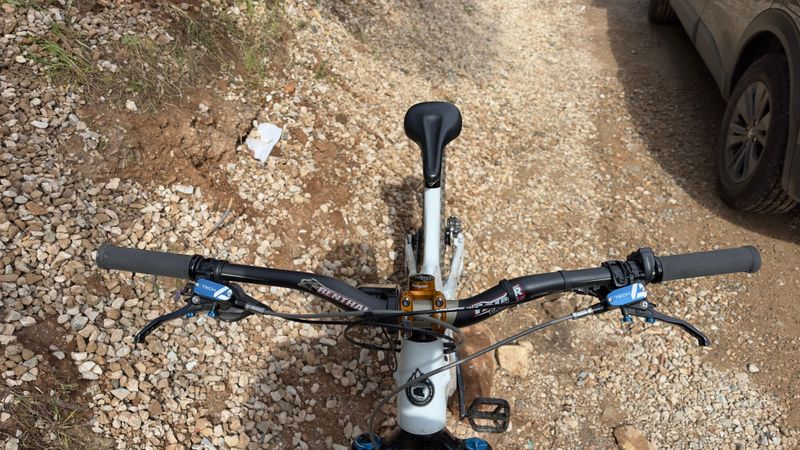 Używany YT Industries Decoy CORE 3 MX 2024 2024 Mountainbike — zdjęcie 7 z 9