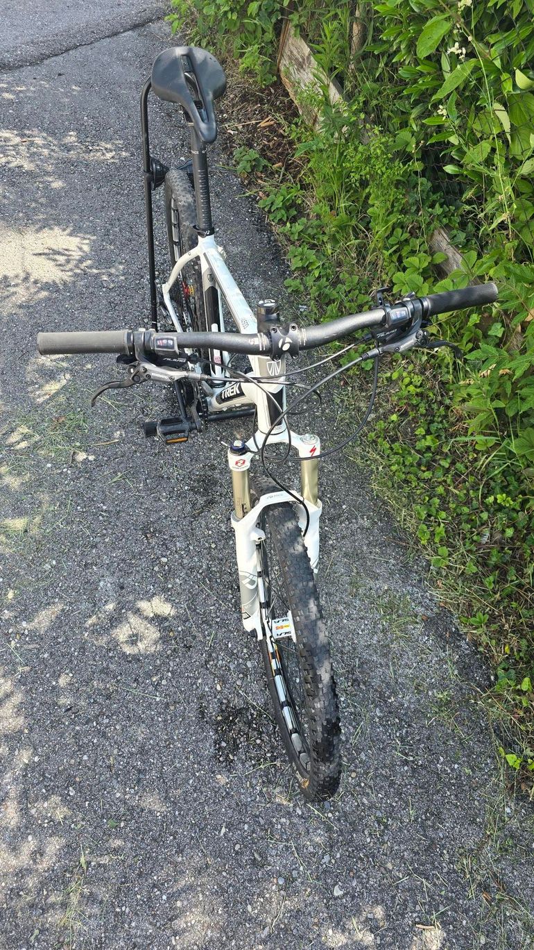 Used Trek 4500 2010 2010 Mountainbike — image 6 of 6