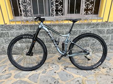 Gebrauchtes Giant Stance Shimano Deore 2023 Mountainbike, Hellgrau — Bild 5 von 5