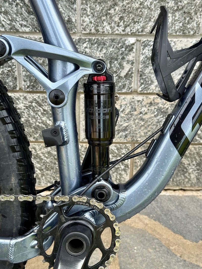 Gebrauchtes Giant Stance Shimano Deore 2023 Mountainbike, Hellgrau — Bild 3 von 5