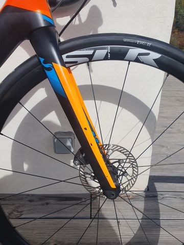 Tweedehands Giant Defy Advanced SL 1 2017 2017 Road & Gravel — afbeelding 1 van 3