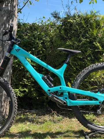 YT Industries Tues SRAM GX DH 2023 Mountainbike d'occasion — image 12 sur 18