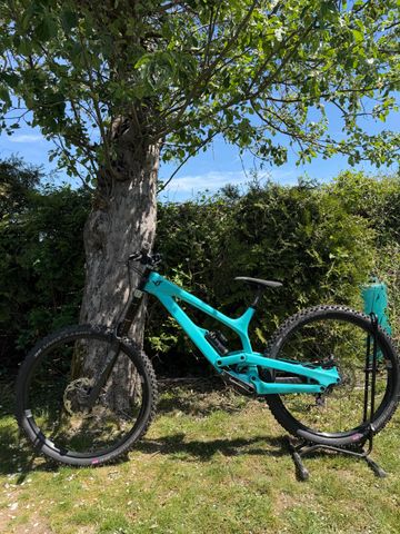 YT Industries Tues SRAM GX DH 2023 Mountainbike d'occasion — image 11 sur 18