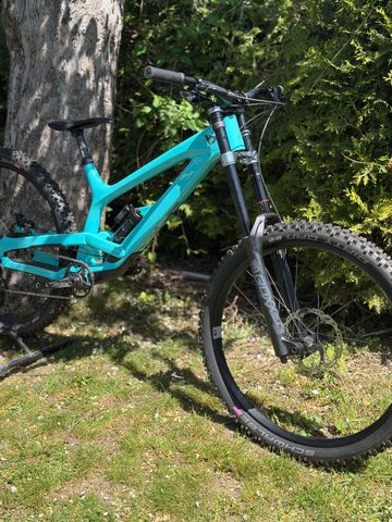 YT Industries Tues SRAM GX DH 2023 Mountainbike d'occasion — image 2 sur 18