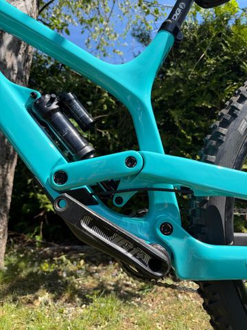 YT Industries Tues SRAM GX DH 2023 Mountainbike d'occasion — image 17 sur 18