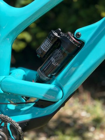 YT Industries Tues SRAM GX DH 2023 Mountainbike d'occasion — image 4 sur 18