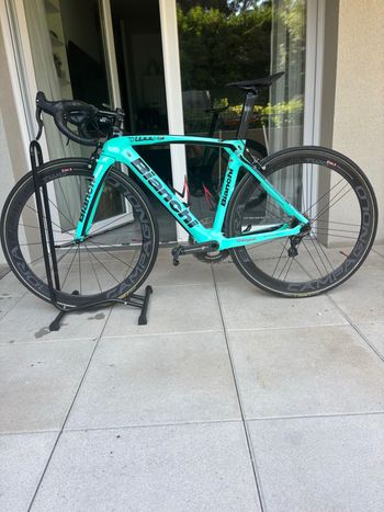 Used Bianchi Oltre Campagnolo Record EPS 2019 Road & Gravel, Green — image 2 of 6