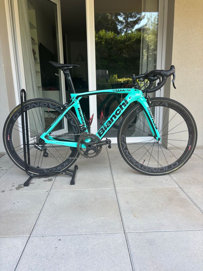 Used Bianchi Oltre Campagnolo Record EPS 2019 Road & Gravel, Green — image 1 of 6
