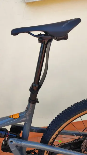 Used FOCUS Thron 6.8 2024 Mountainbike, Light Gray — image 7 of 10