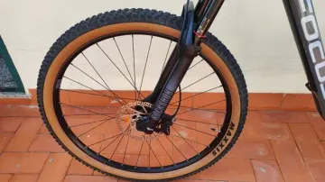Used FOCUS Thron 6.8 2024 Mountainbike, Light Gray — image 8 of 10