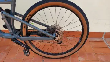 Used FOCUS Thron 6.8 2024 Mountainbike, Light Gray — image 9 of 10