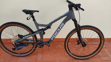 Used FOCUS Thron 6.8 2024 Mountainbike, Light Gray — image 1 of 10