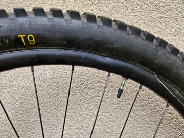 Použité Specialized Enduro Comp 2025 2025 Mountainbike — obrázek 10 z 11