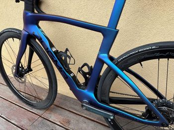 Used Pinarello DOGMA F | Luxter Blue | TOP 2025 Road & Gravel, Blue — image 13 of 13