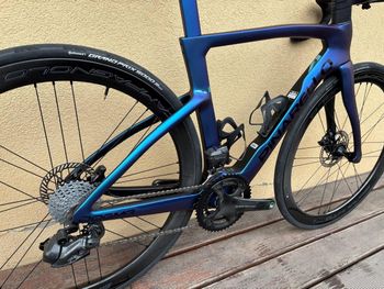 Used Pinarello DOGMA F | Luxter Blue | TOP 2025 Road & Gravel, Blue — image 4 of 13