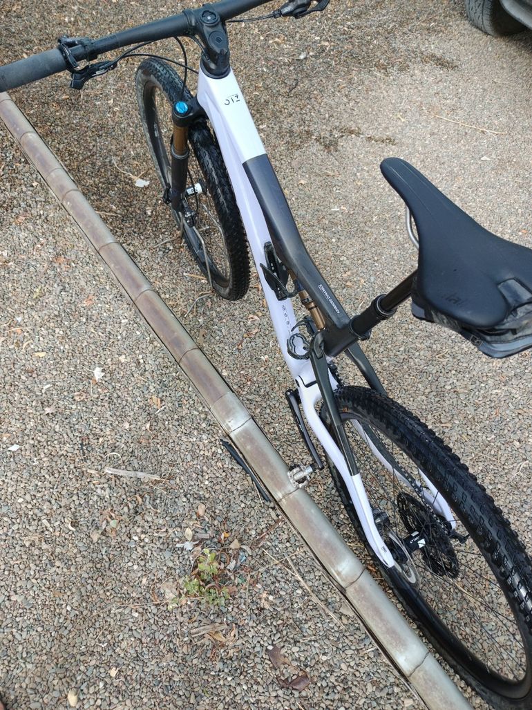 Used Orbea OIZ M-PRO 2024 2024 Mountainbike, White, 29 — image 5 of 5