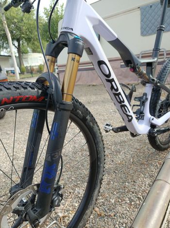 Used Orbea OIZ M-PRO 2024 2024 Mountainbike, White, 29 — image 2 of 5