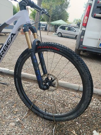 Used Orbea OIZ M-PRO 2024 2024 Mountainbike, White, 29 — image 4 of 5