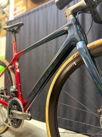 Used Giant TCR Advanced SL 1 Disc 2021 2021 Road & Gravel, Rojo — image 8 of 11