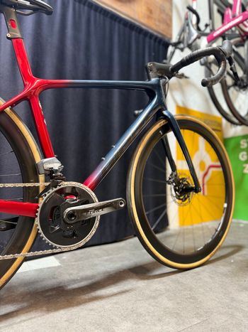 Used Giant TCR Advanced SL 1 Disc 2021 2021 Road & Gravel, Rojo — image 4 of 11