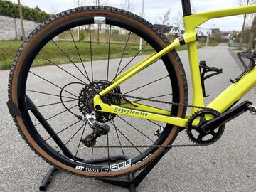 Used BMC URS 01 THREE 2021 2021 Road & Gravel, Green — image 2 of 5